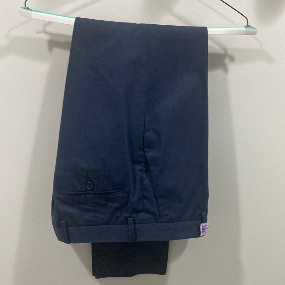 Men’s EXPRESS Innovator Dress Pant. Size 28/32. Blue Heathered Color.